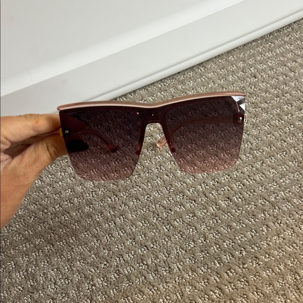 Foster Grant Pink Gradient Sunglasses